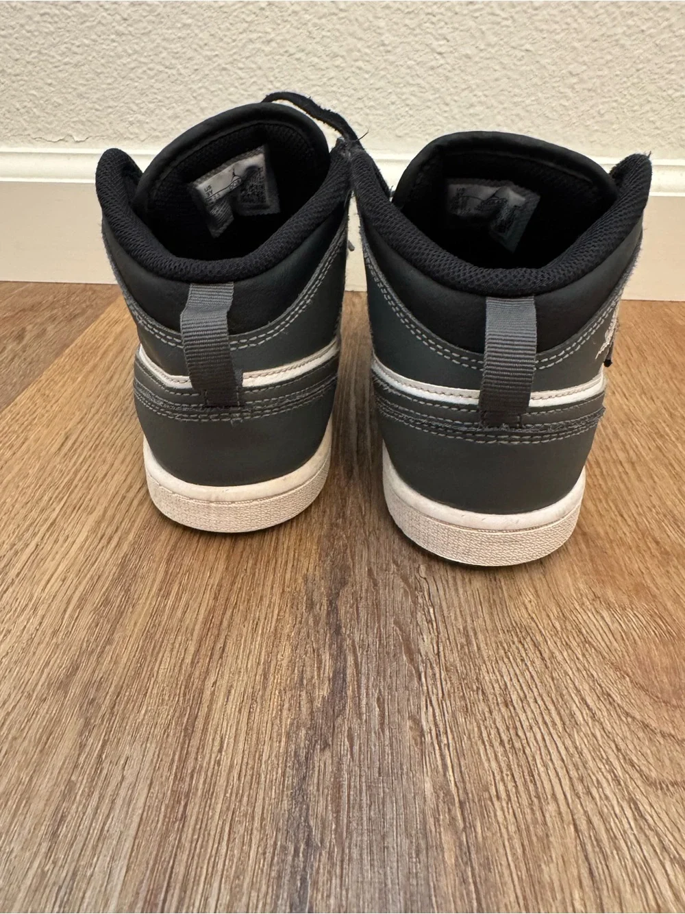 Jordan 1 MID Black Iron Grey-White 3Y